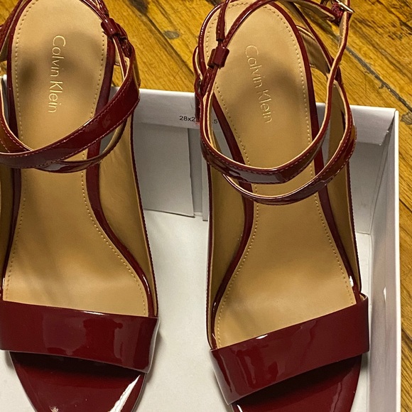 Stylish shoes for lady - Picture 2 of 5